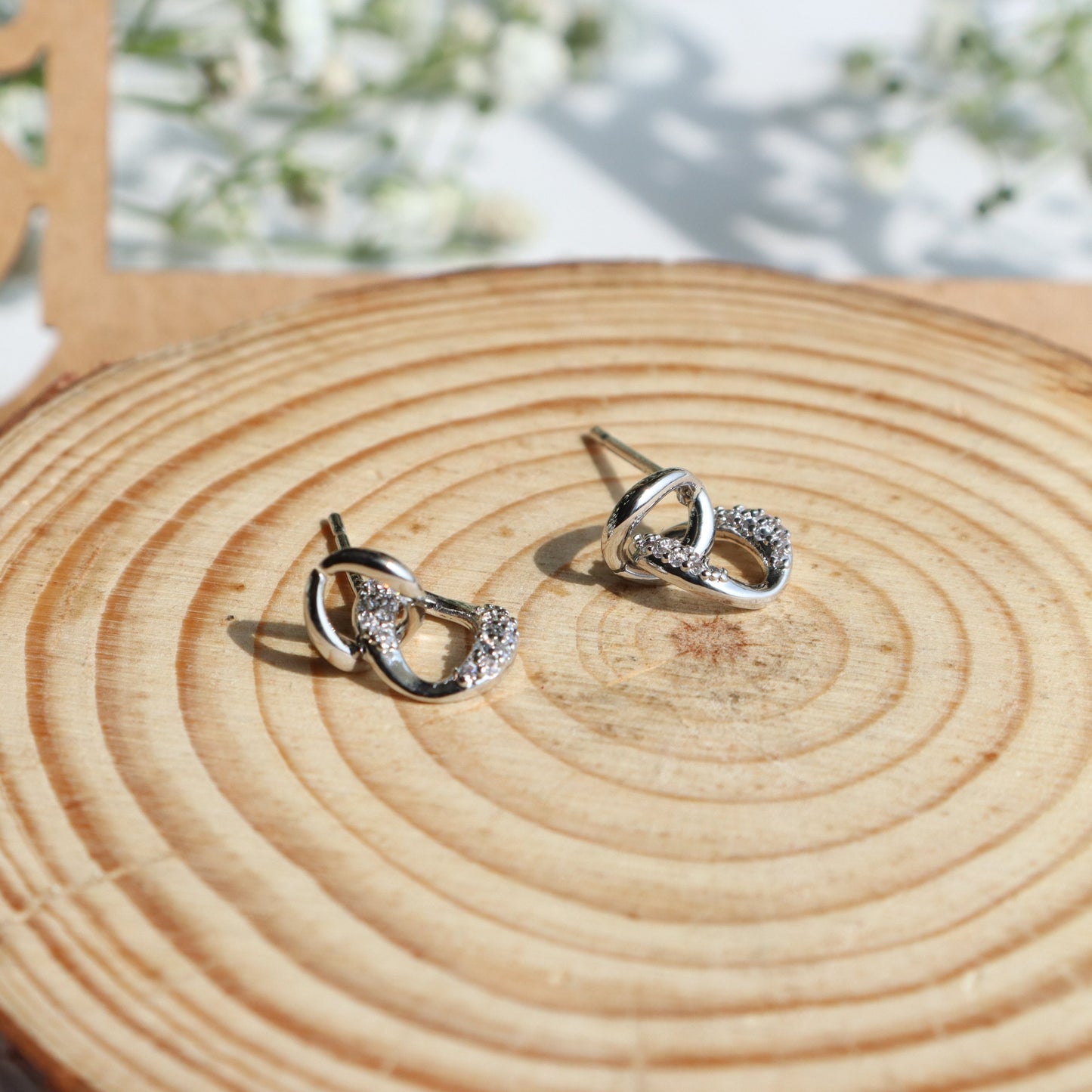 Elegant Chain Top earring