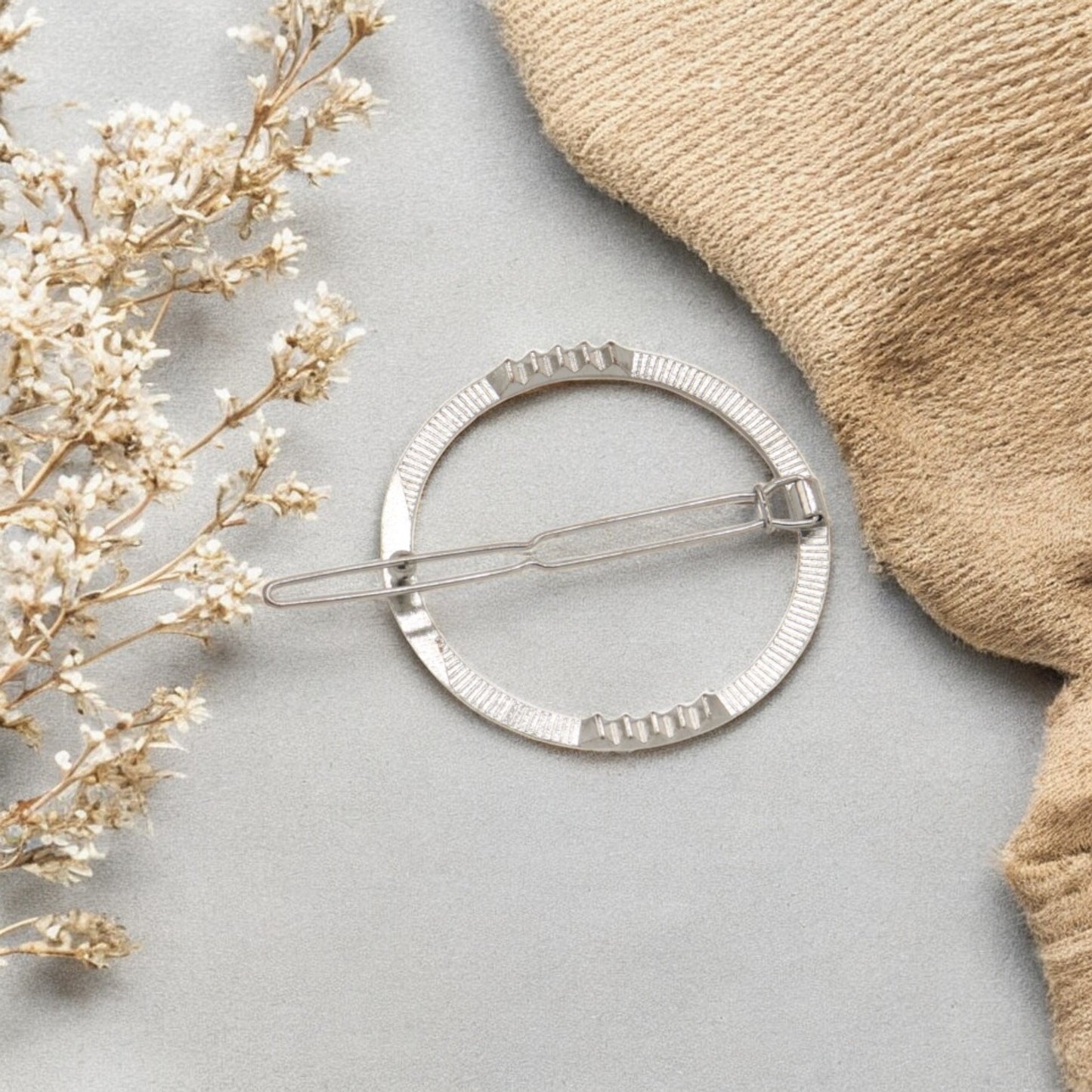 Minimalist Bobby Pin Geometry Metal