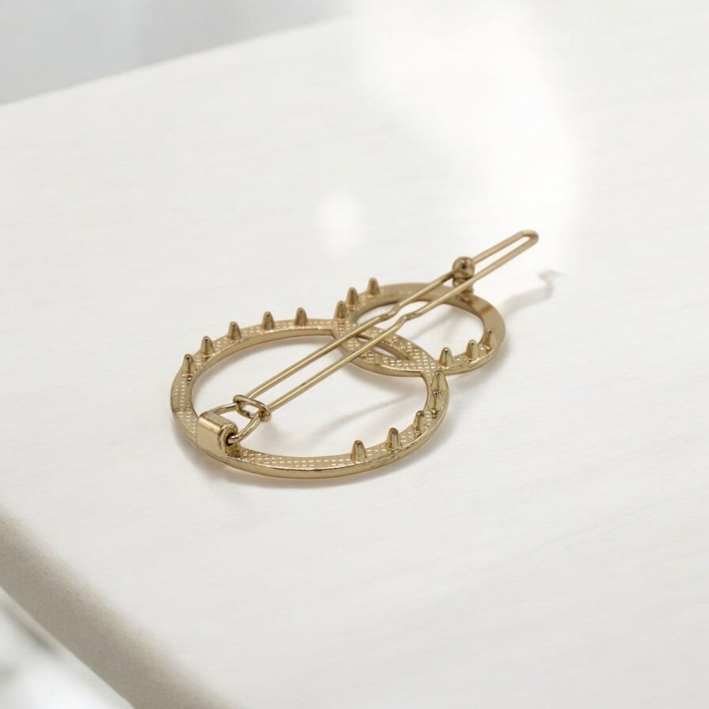 Minimalist Bobby Pin Geometry Metal