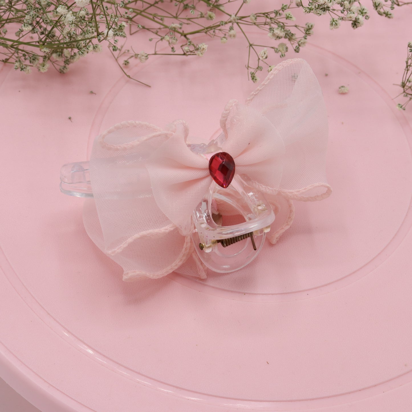 Cream Bow Clutcher – Chic Fabric Design for Hair Styling