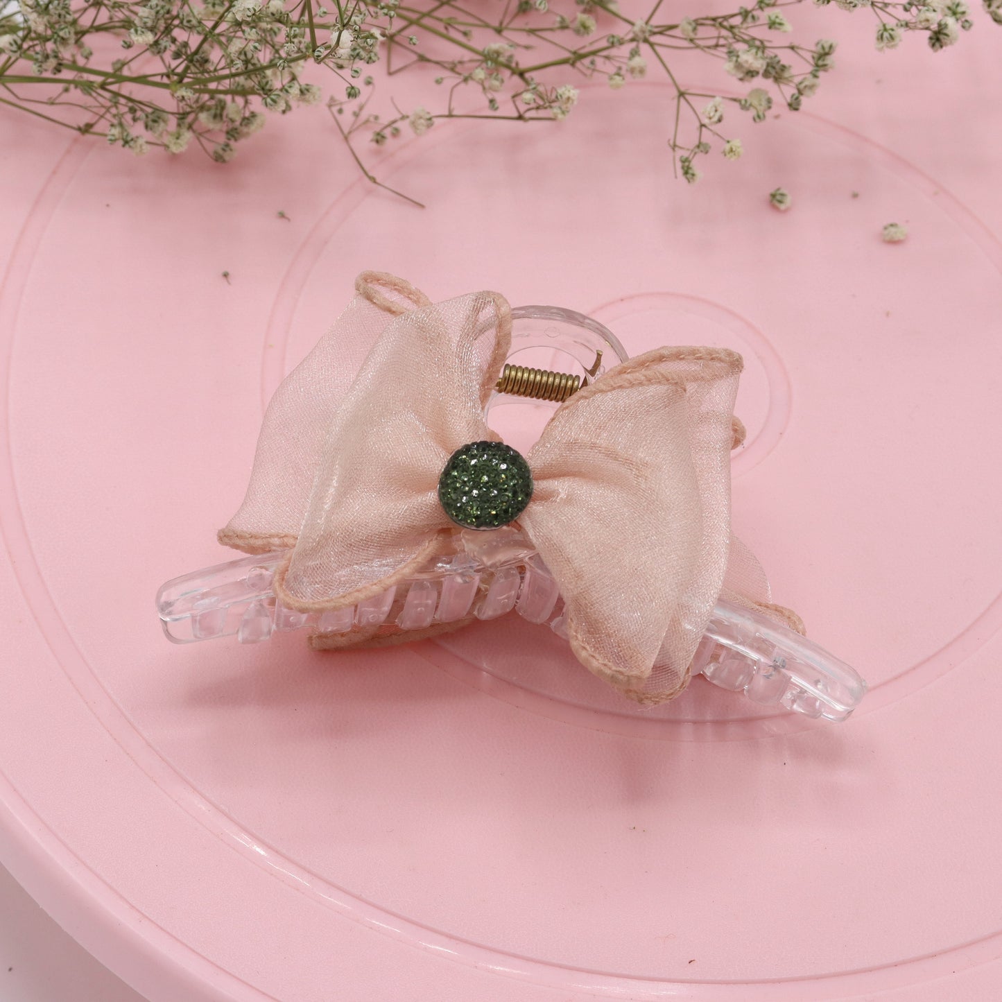 Cream Bow Clutcher – Chic Fabric Design for Hair Styling