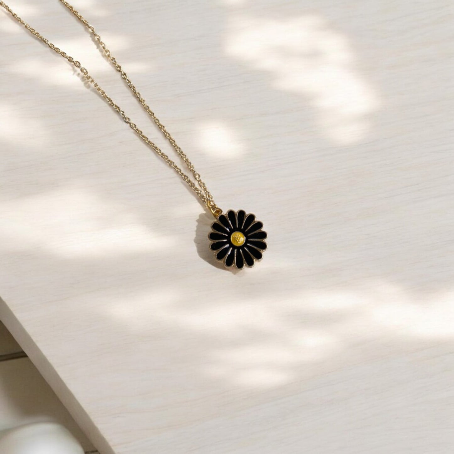 Daisy Dreams Pendant Chain