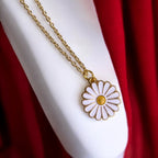 Daisy Dreams Pendant Chain