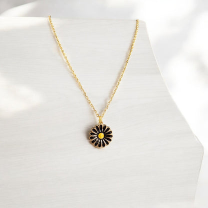 Daisy Dreams Pendant Chain