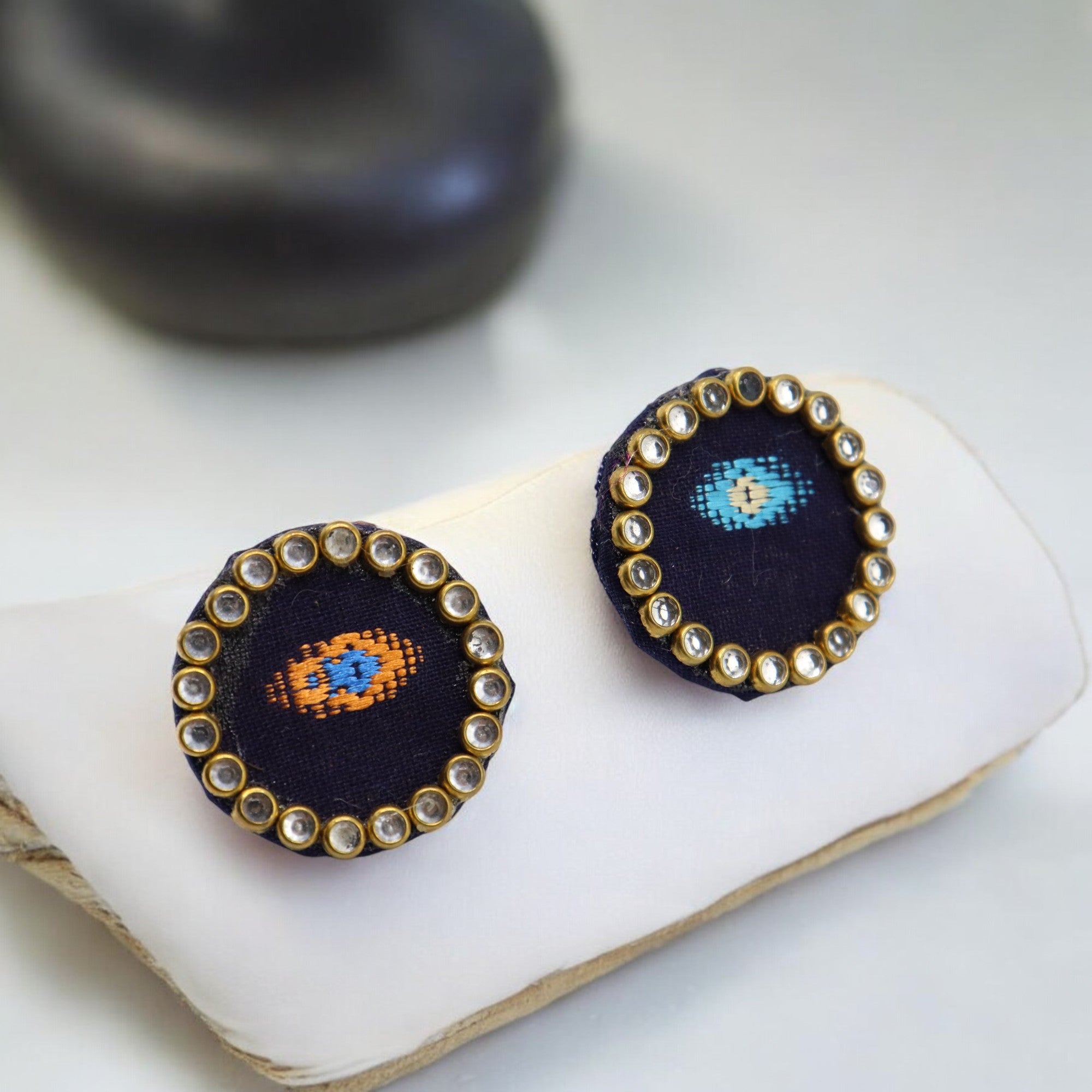 cotton Top Round Earring