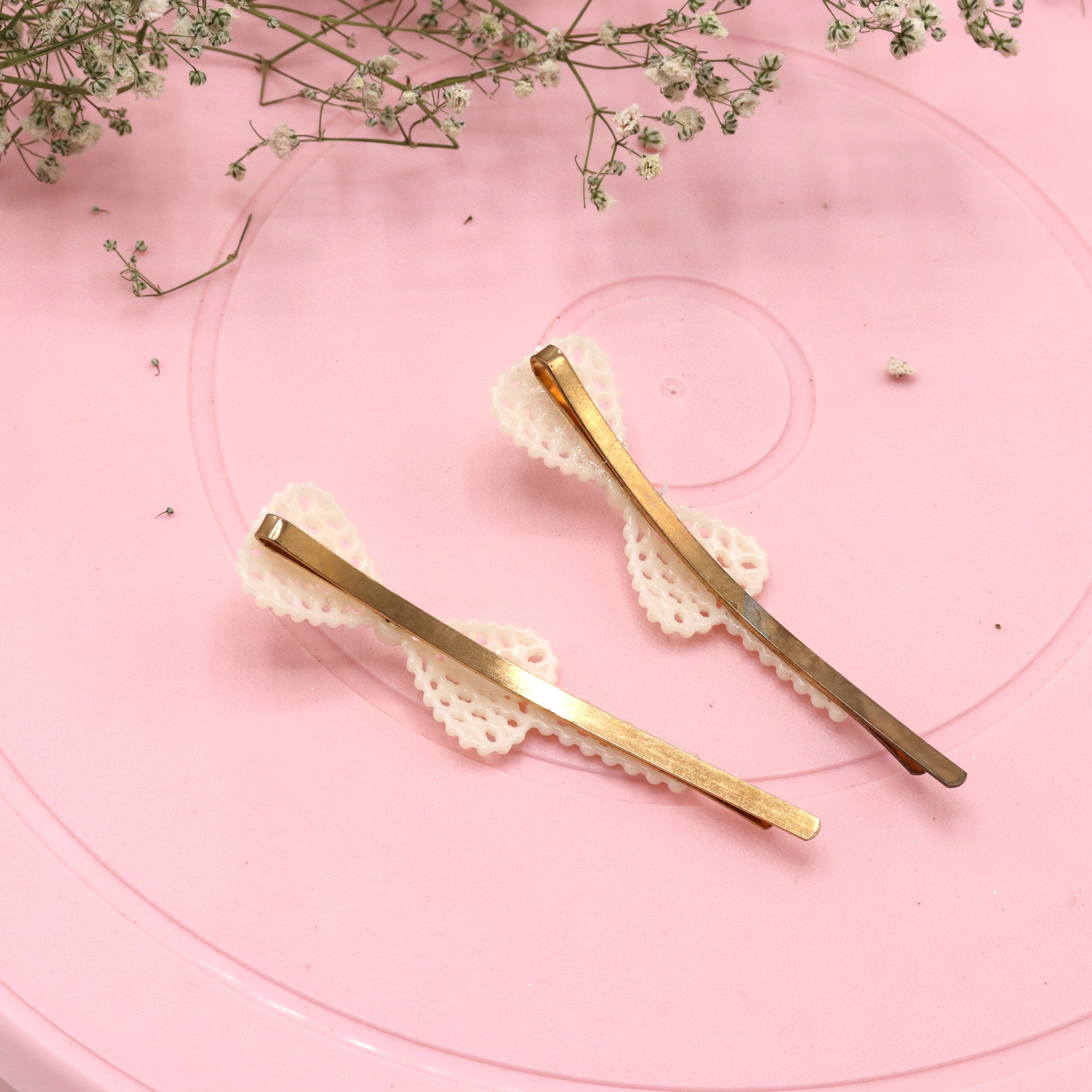 Bow Design Pearl-Encrusted Bobby Pin Set