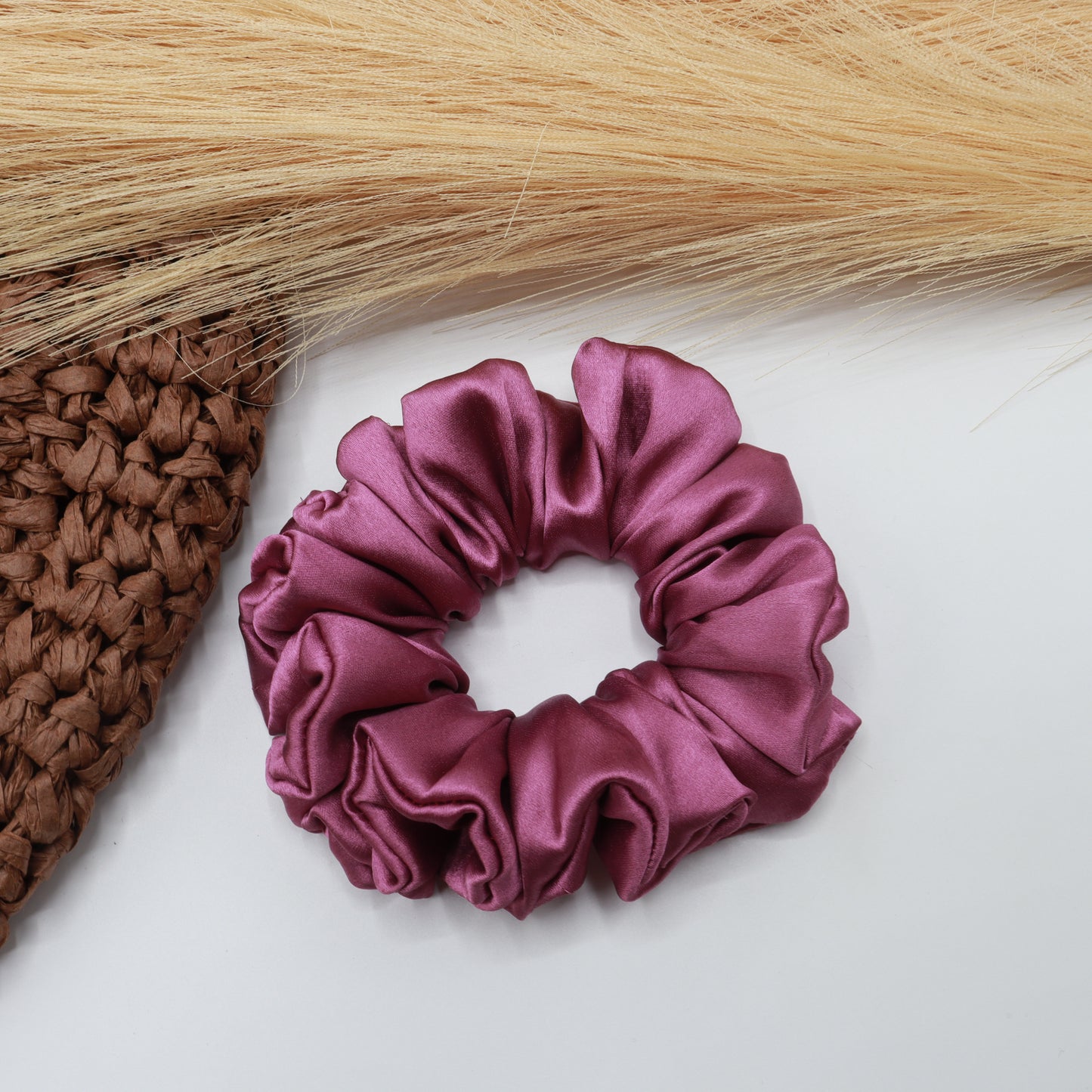 Vora Medium Silk Satin Scrunchie - pink Shades