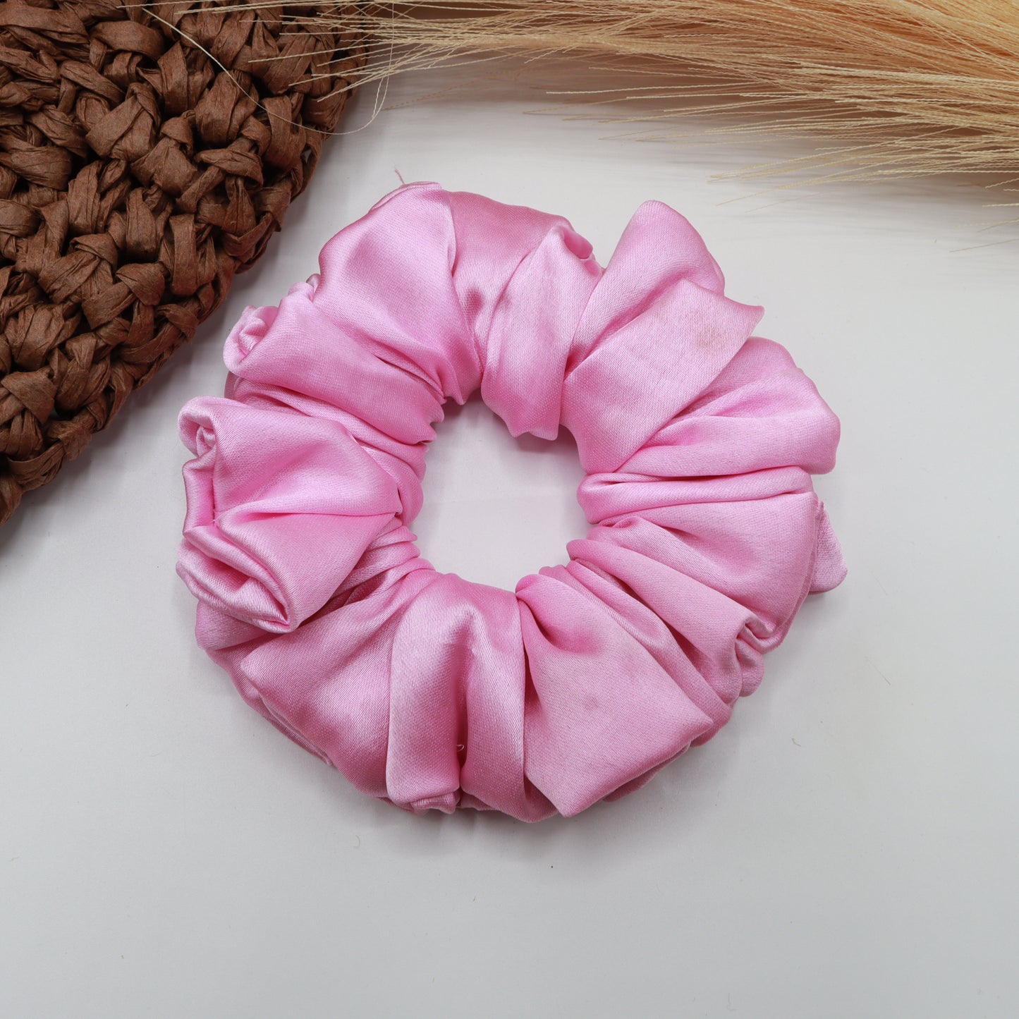 Vora Medium Silk Satin Scrunchie - pink Shades