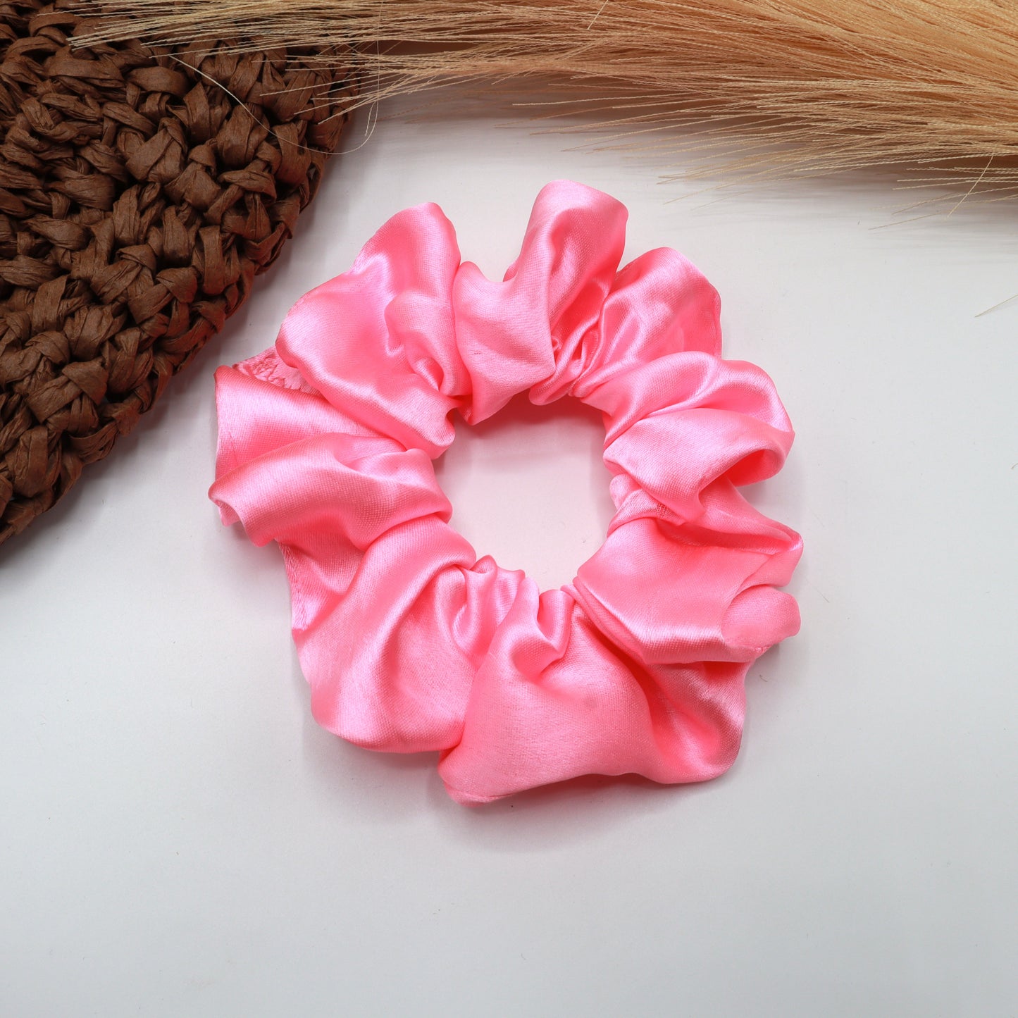 Vora Medium Silk Satin Scrunchie - pink Shades