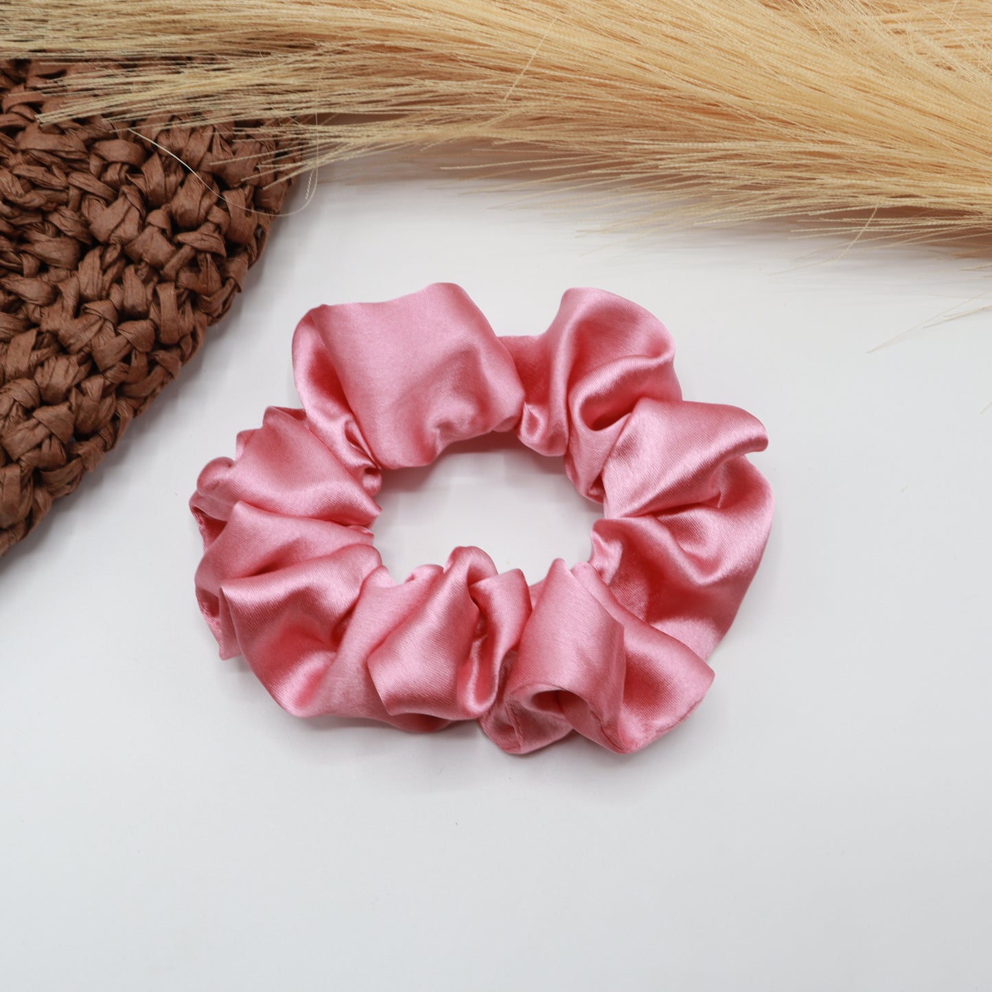 Vora Medium Silk Satin Scrunchie - pink Shades