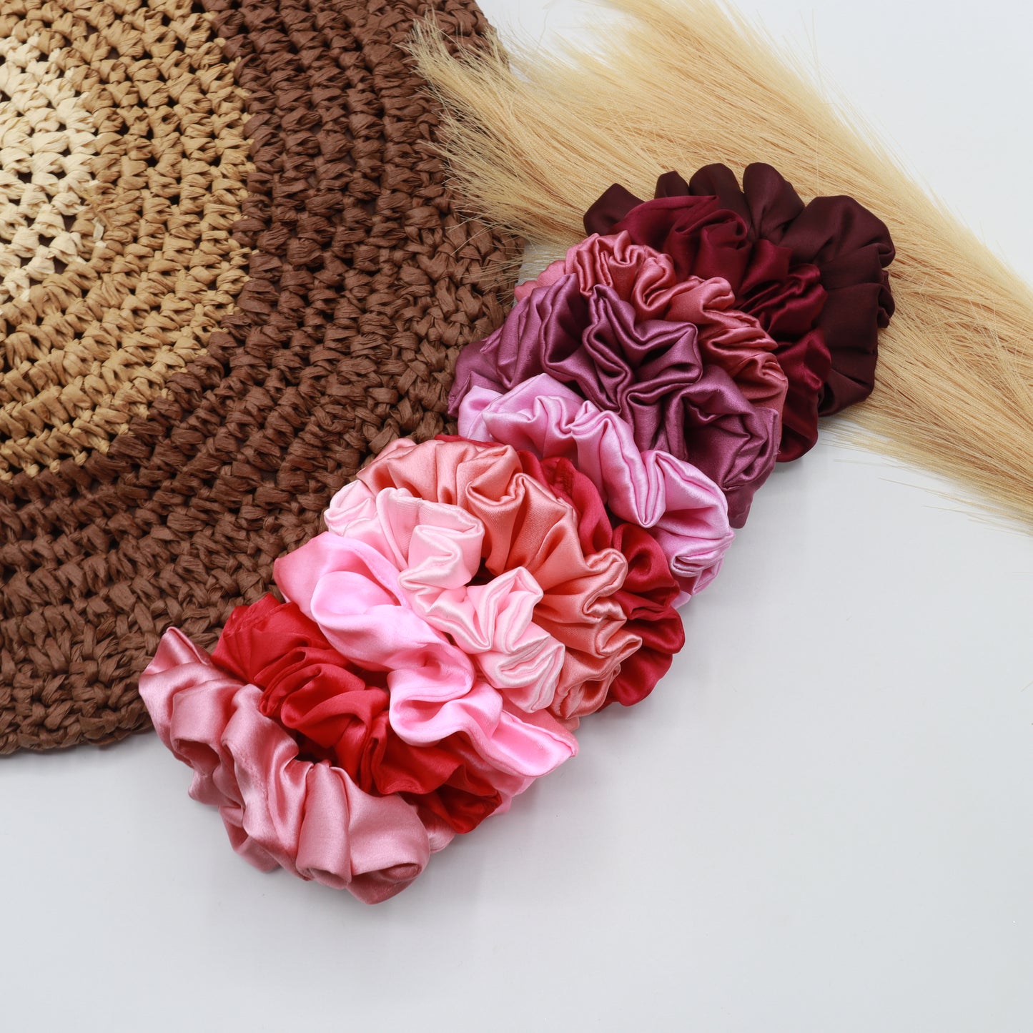 Vora Medium Silk Satin Scrunchie - pink Shades