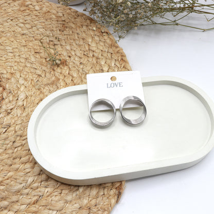 Simple daily Wear Style Twist Geometric Alloy Silver Plated Women's Stud Earrings