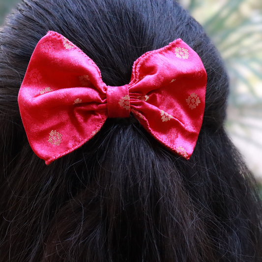 traditional style Hair bow clip m size