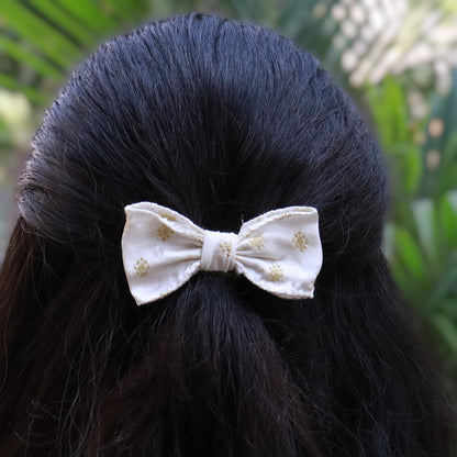 traditional style Hair bow clip S size