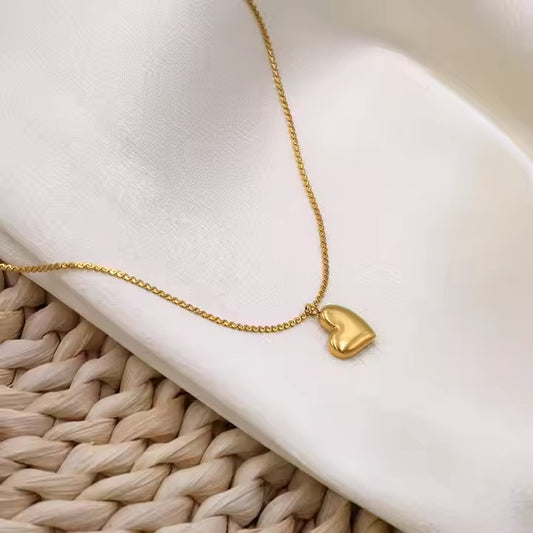 Stainless steel Women SS Heart Shaped Pendant with chain Neckless