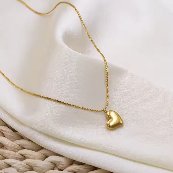 Stainless steel Women SS Heart Shaped Pendant with chain Neckless