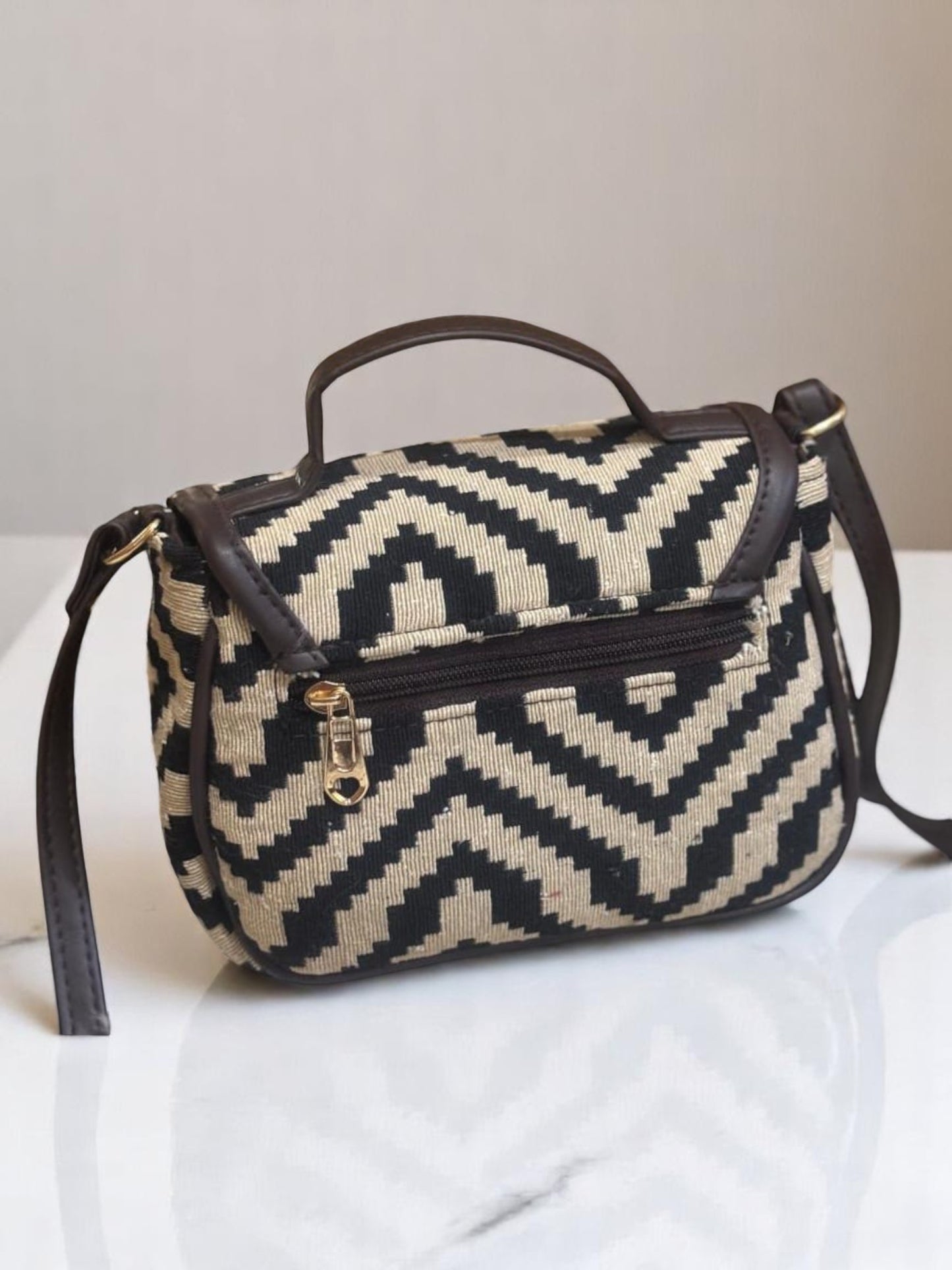 GeoLock Sling Bag