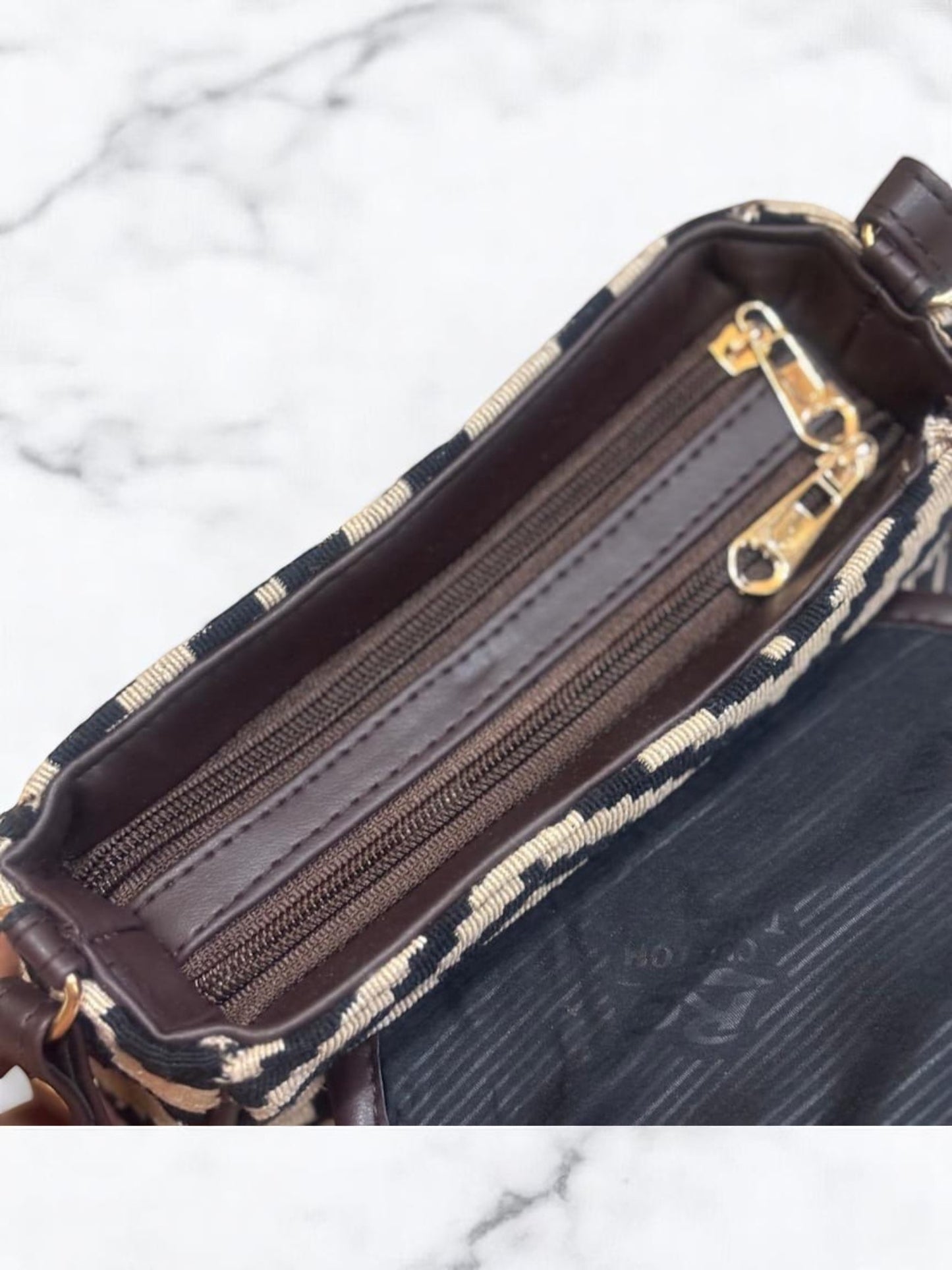 GeoLock Sling Bag