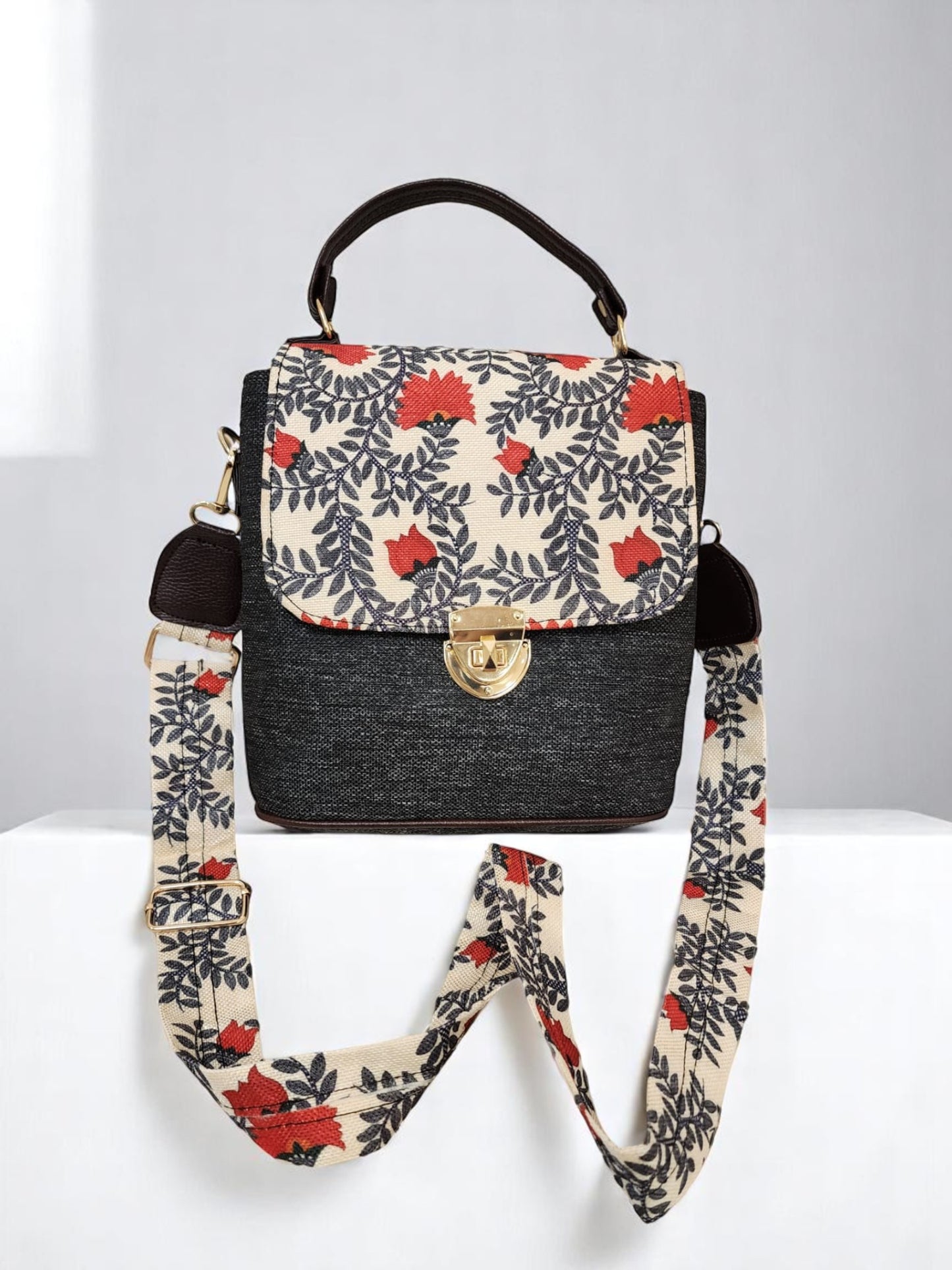 Broadbelt Sling bag